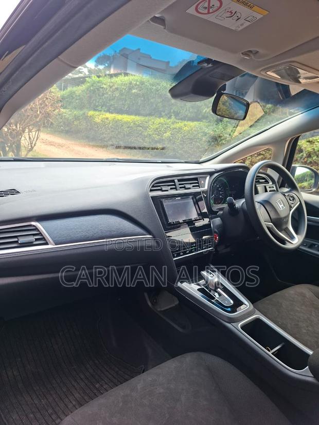 Honda Shuttle 1.5 Hybrid 4WD 2019 Black