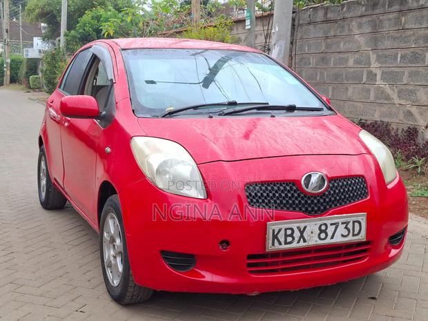 Toyota Vitz 2006 Red