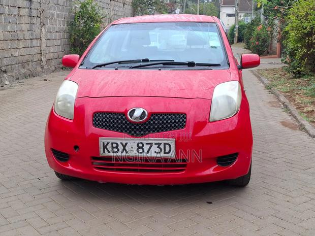Toyota Vitz 2006 Red