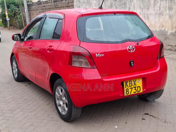 Toyota Vitz 2006 Red