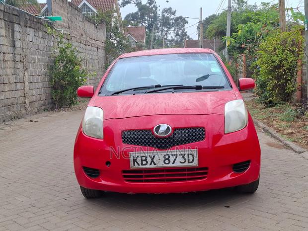 Toyota Vitz 2006 Red
