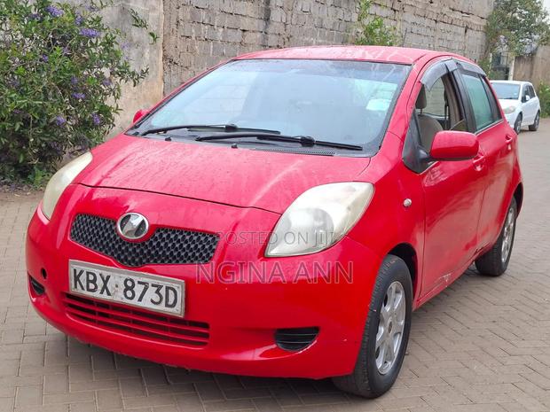 Toyota Vitz 2006 Red