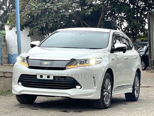 Toyota Harrier 2.5 Hybrid 4WD 2019 White
