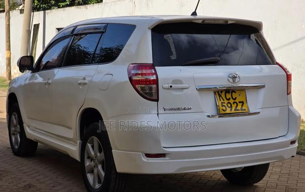 Toyota Vanguard 2008 Off white