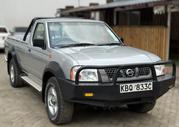 Nissan NP300 2010 Silver for sale