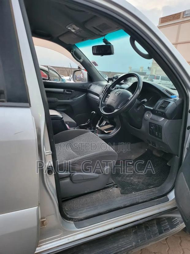 Toyota Land Cruiser Prado 2009 Silver