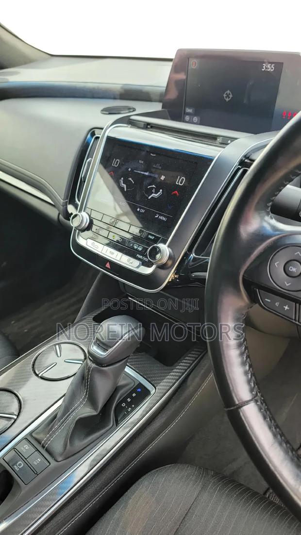 Toyota Crown 2019 Teal