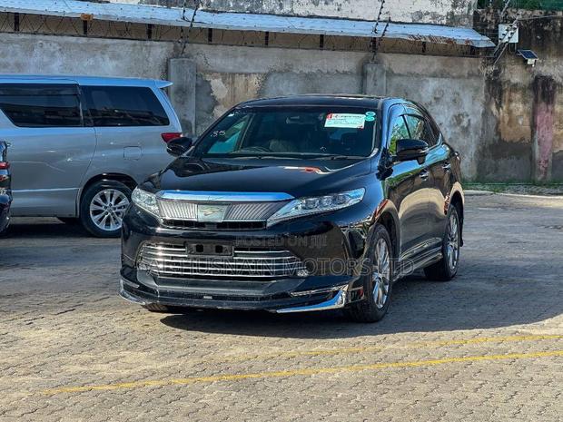 Toyota Harrier 2.0 2020 Black