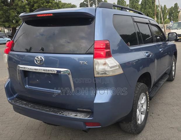 Toyota Land Cruiser Prado 2010 Blue