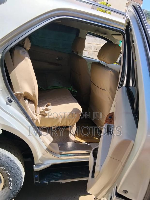 Toyota Fortuner 2005 Gray