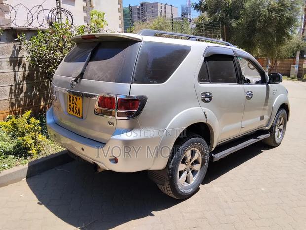 Toyota Fortuner 2005 Gray
