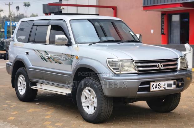 Toyota Land Cruiser Prado 2000 Silver