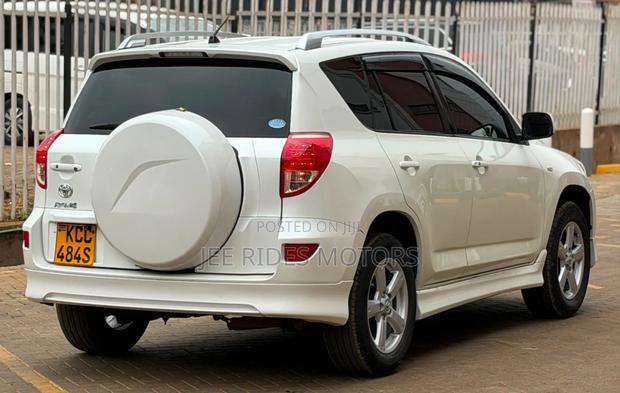 Toyota RAV4 2008 Off white