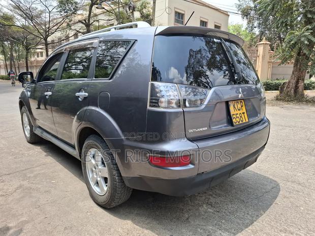 Mitsubishi Outlander 2011 Gray