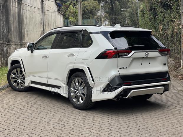 Toyota RAV4 2020 White