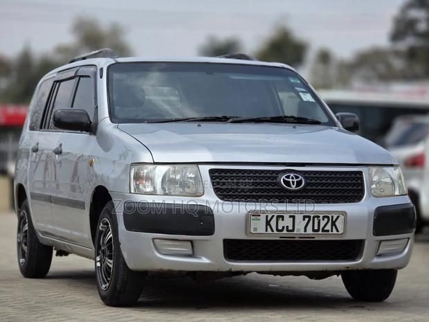 Toyota Succeed 2010 Silver