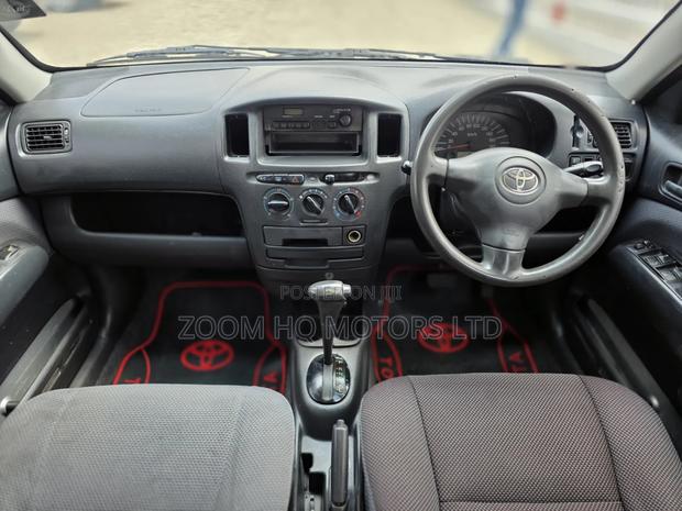 Toyota Succeed 2010 Silver