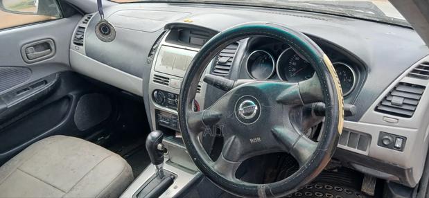 Nissan Wingroad 2003 Silver