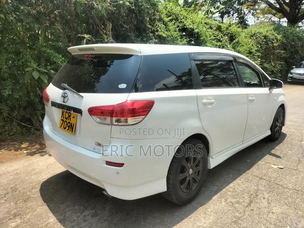 Toyota Wish 2011 White