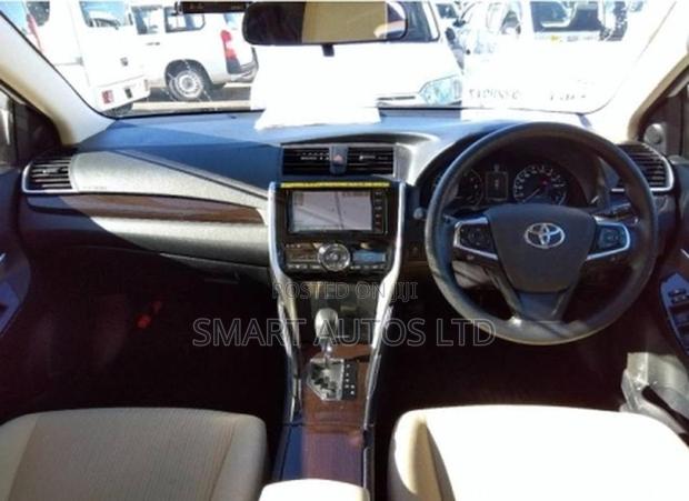 Toyota Premio 2020 Off white