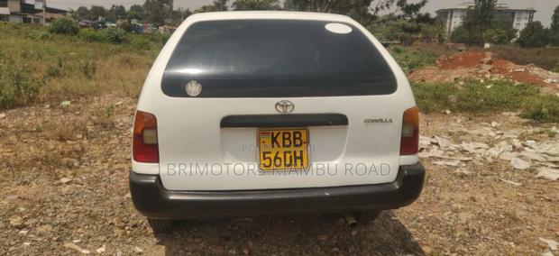Toyota Corolla 2001 White