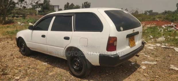 Toyota Corolla 2001 White