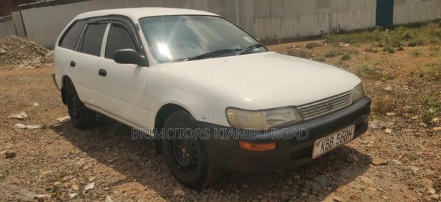 Toyota Corolla 2001 White
