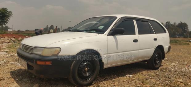 Toyota Corolla 2001 White