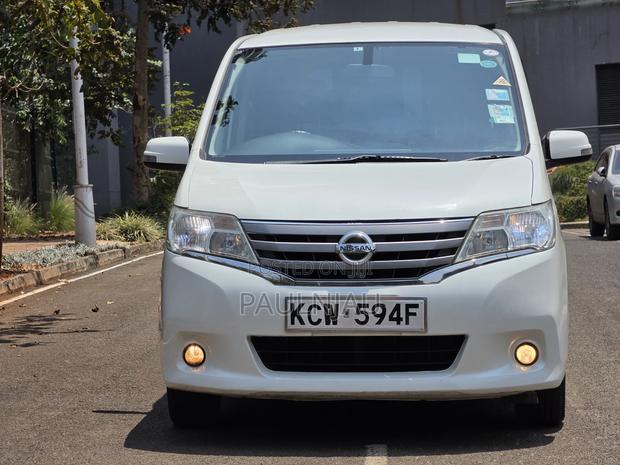 Nissan Serena 2012