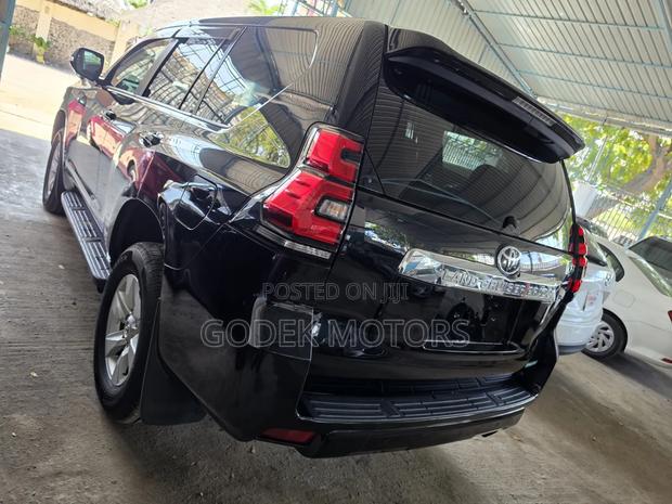 Toyota Land Cruiser Prado 2021 Black