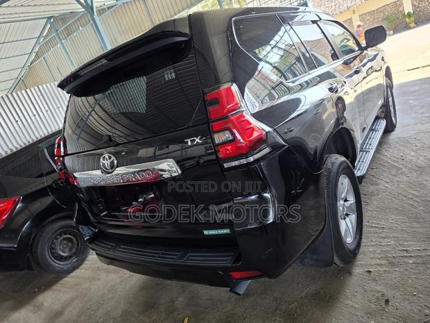 Toyota Land Cruiser Prado 2021 Black