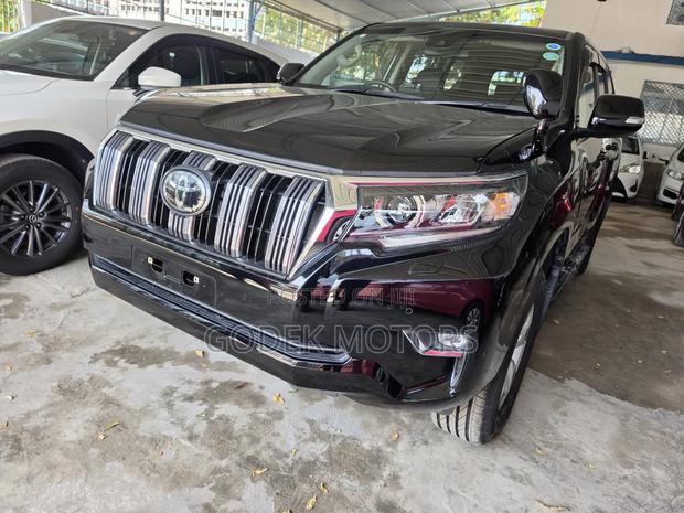 Toyota Land Cruiser Prado 2021 Black