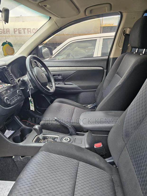 Mitsubishi Outlander 2016 Black
