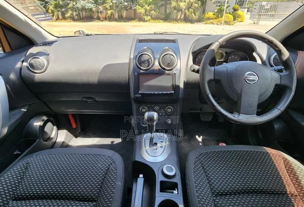 Nissan Dualis 2009 Gold