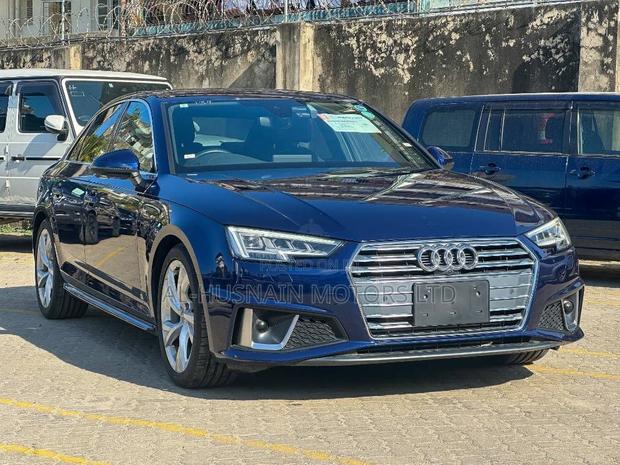 Audi A4 2.0T Premium FWD 2019 Blue