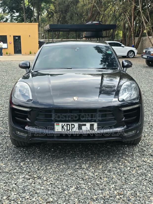 Porsche Macan GTS 2018 Black