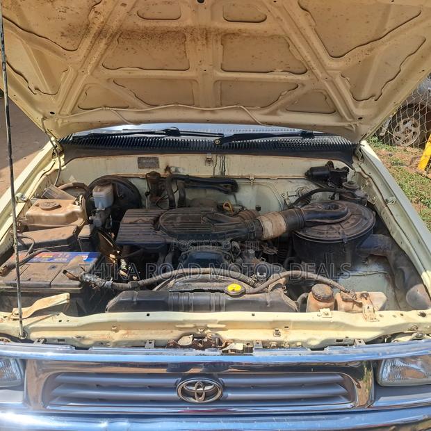 Toyota Hilux 2004