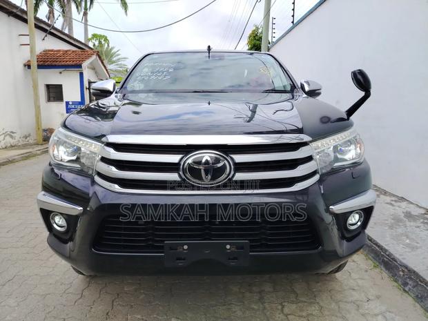 Toyota Hilux 2020 Black