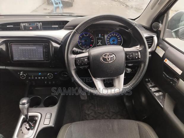 Toyota Hilux 2020 Black