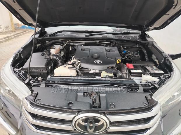 Toyota Hilux 2020 Black
