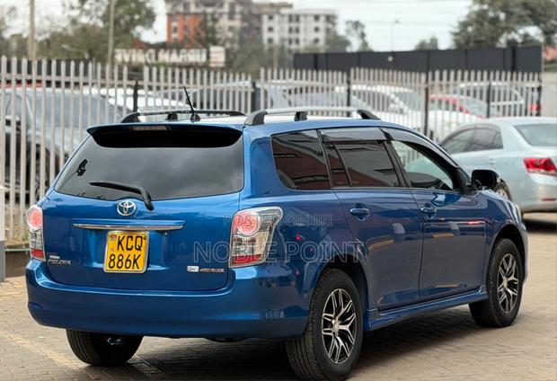 Toyota Corolla Fielder 2011 Blue