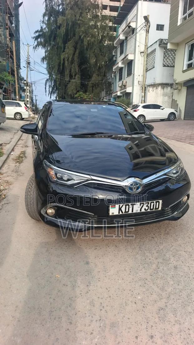 Toyota Auris 2018 Black