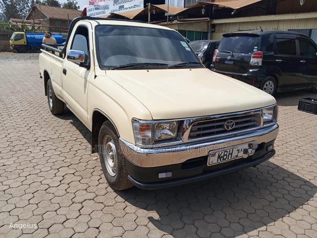 Toyota Hilux 2004