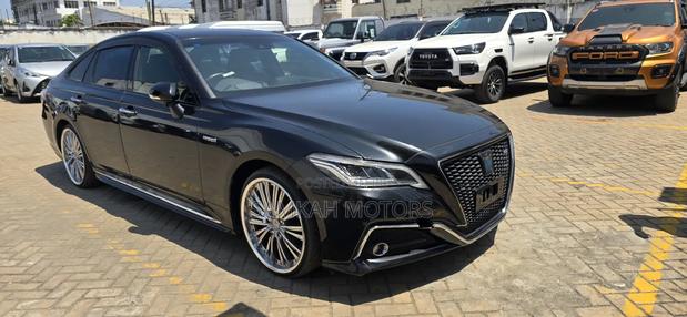 Toyota Crown 2020 Black