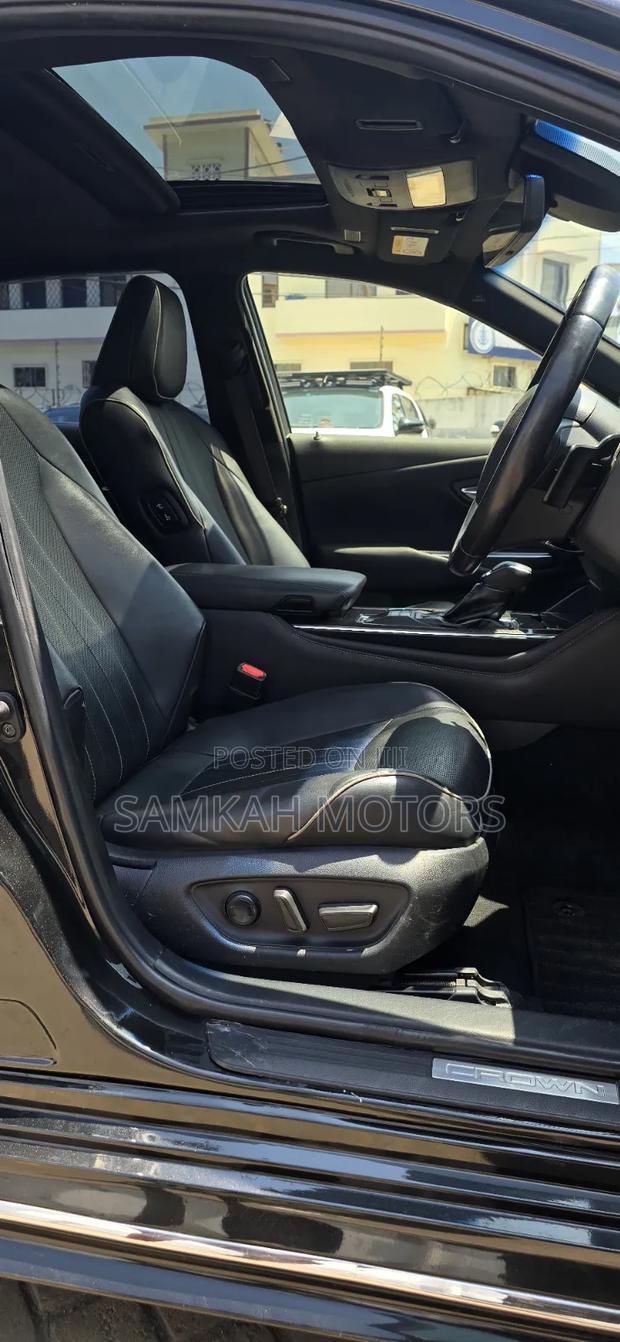 Toyota Crown 2020 Black