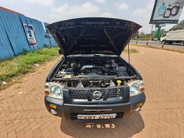 Nissan Hardbody 2012