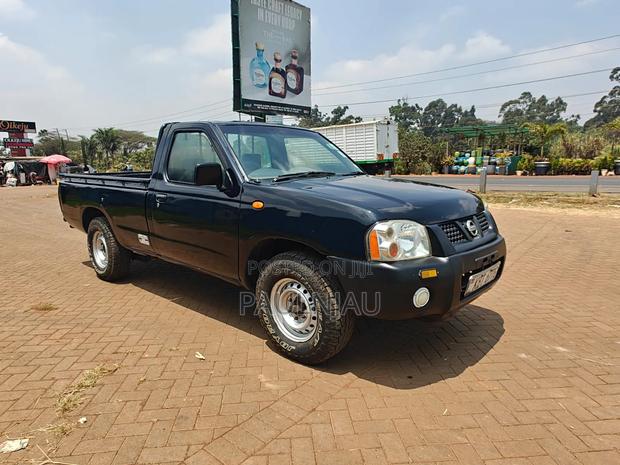 Nissan Hardbody 2012