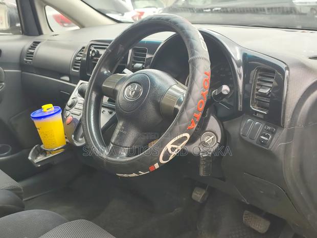 Toyota Wish 2005 Silver