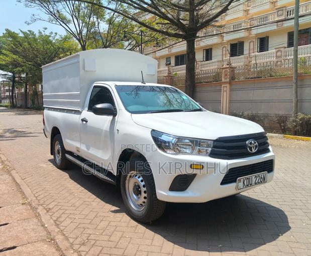New Toyota Hilux 2025 White