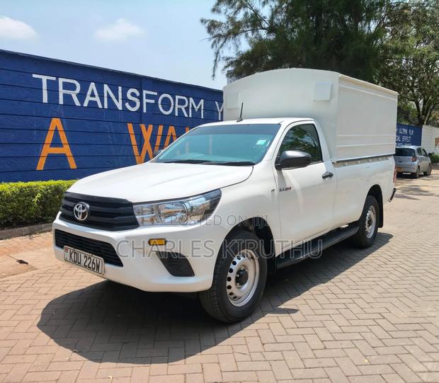 New Toyota Hilux 2025 White